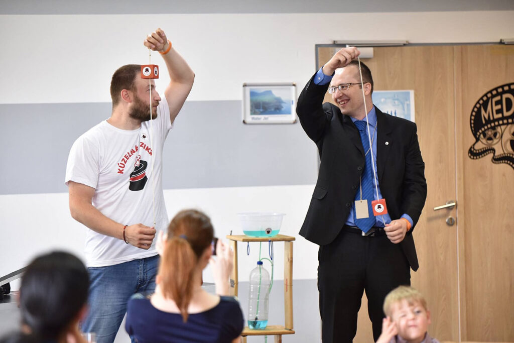 Kúzelná fyzika na konferencii ICMEM 2018